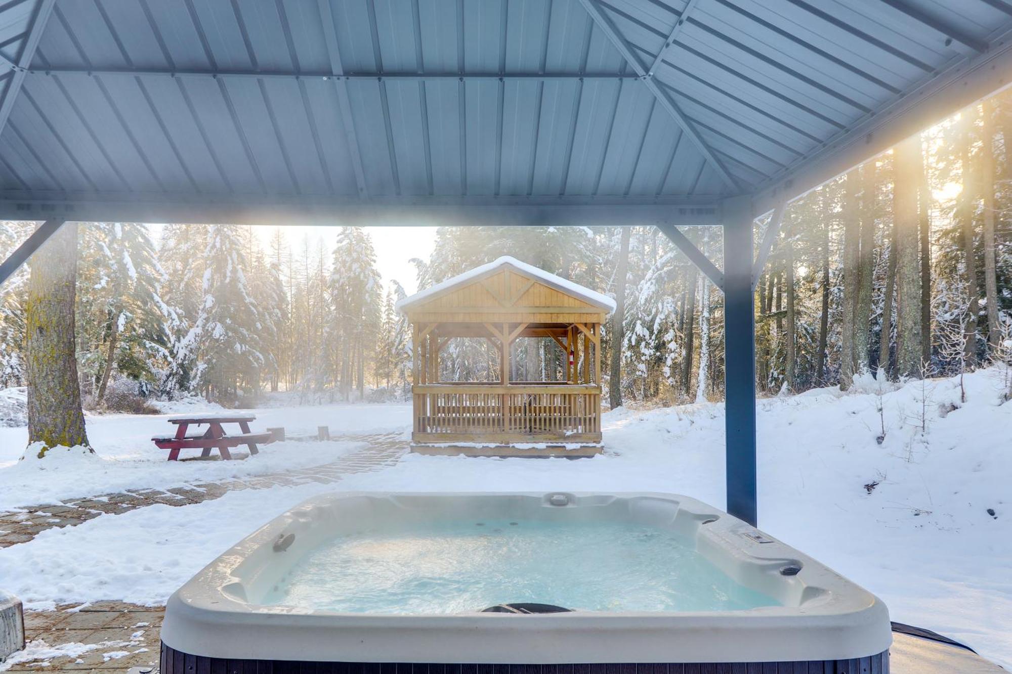 Columbia Falls Private Retreat Pool Table And Deck! Eksteriør billede